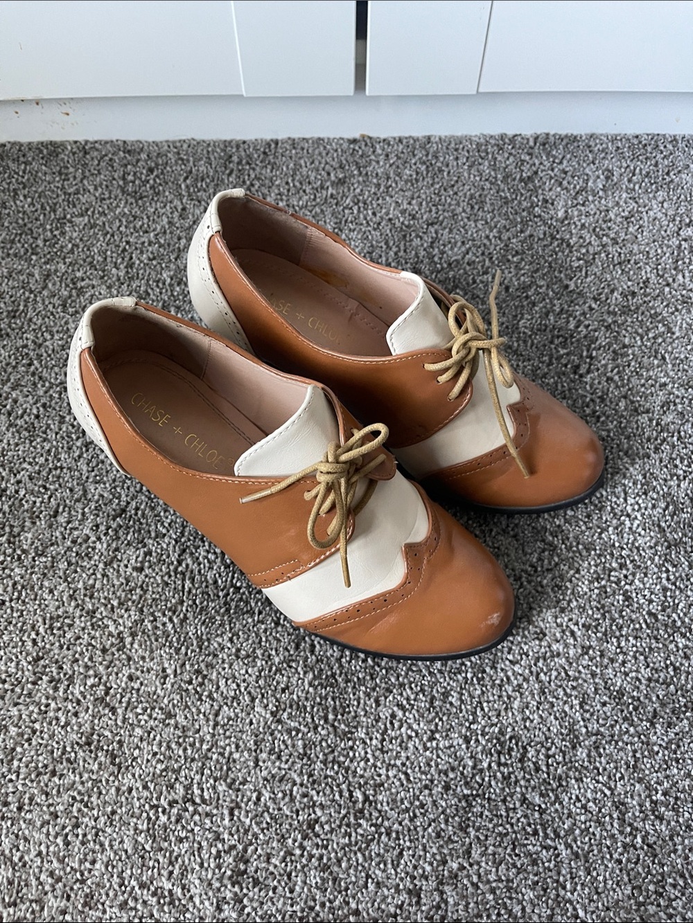 Chase + Chloe Tan and Cream Wingtip Lace-Up Flats